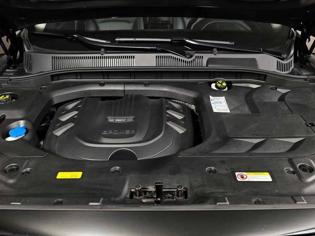 Geely Atlas Pro 1.5T AT FWD (177 л.с.) Luxury Черный в АВИЛОН. Слайд №11
