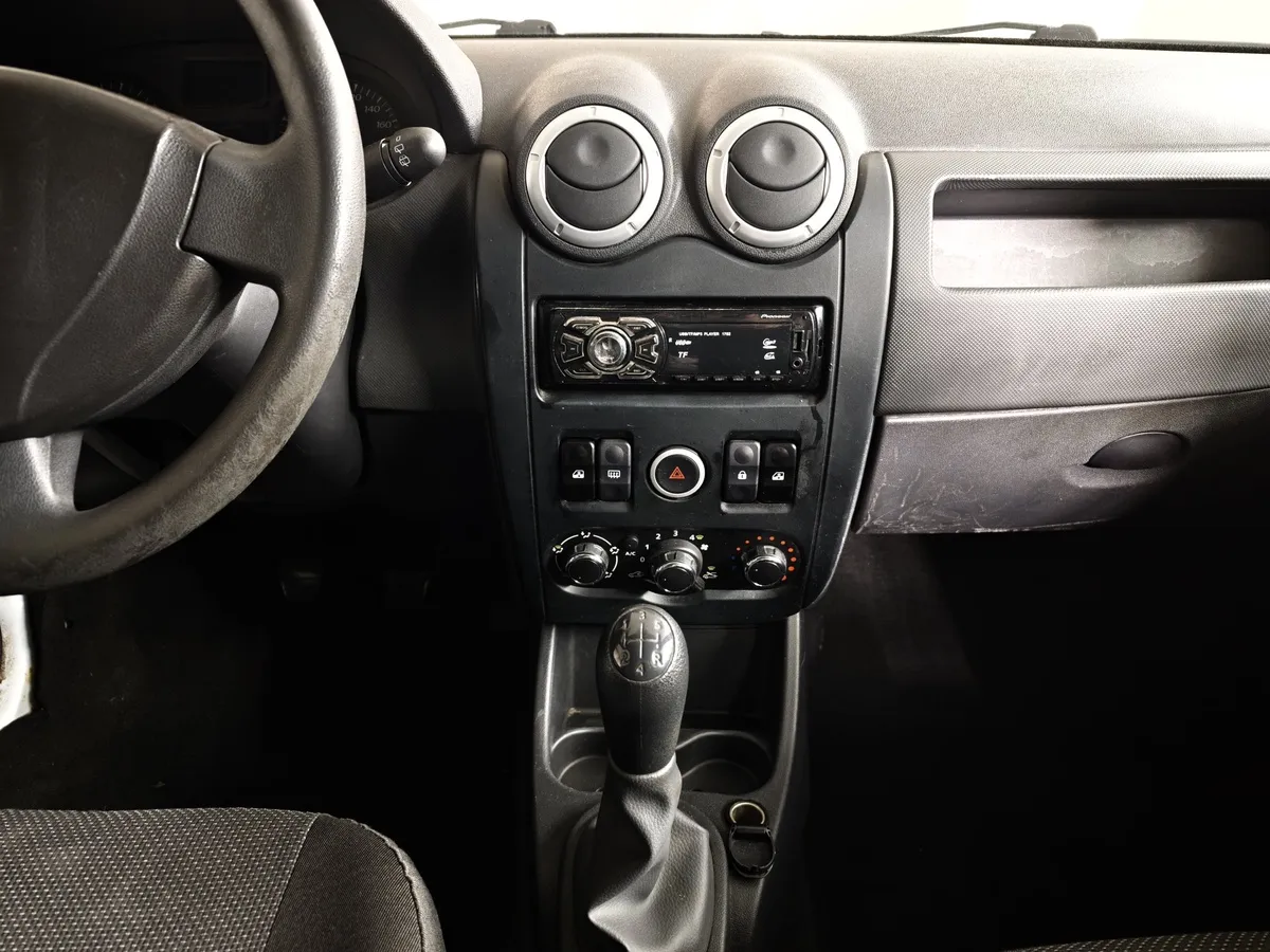 ВАЗ (Lada) Largus 1.6 MT 8 кл (5 мест) (87 л.с.) Белый в АВИЛОН. Слайд №12