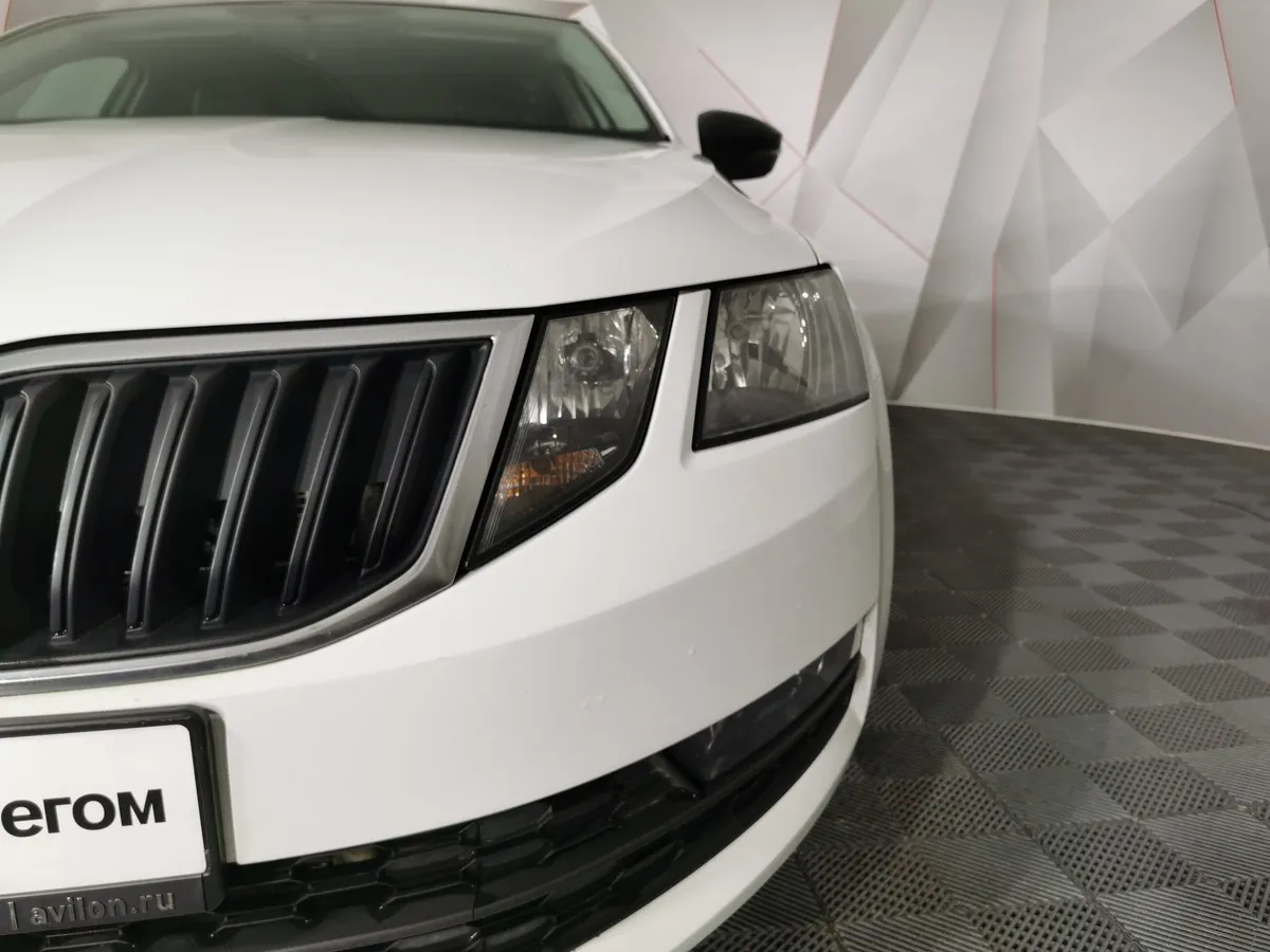 Skoda Octavia 1.6 MPI AT (110 л.с.) Белый в АВИЛОН. Слайд №10