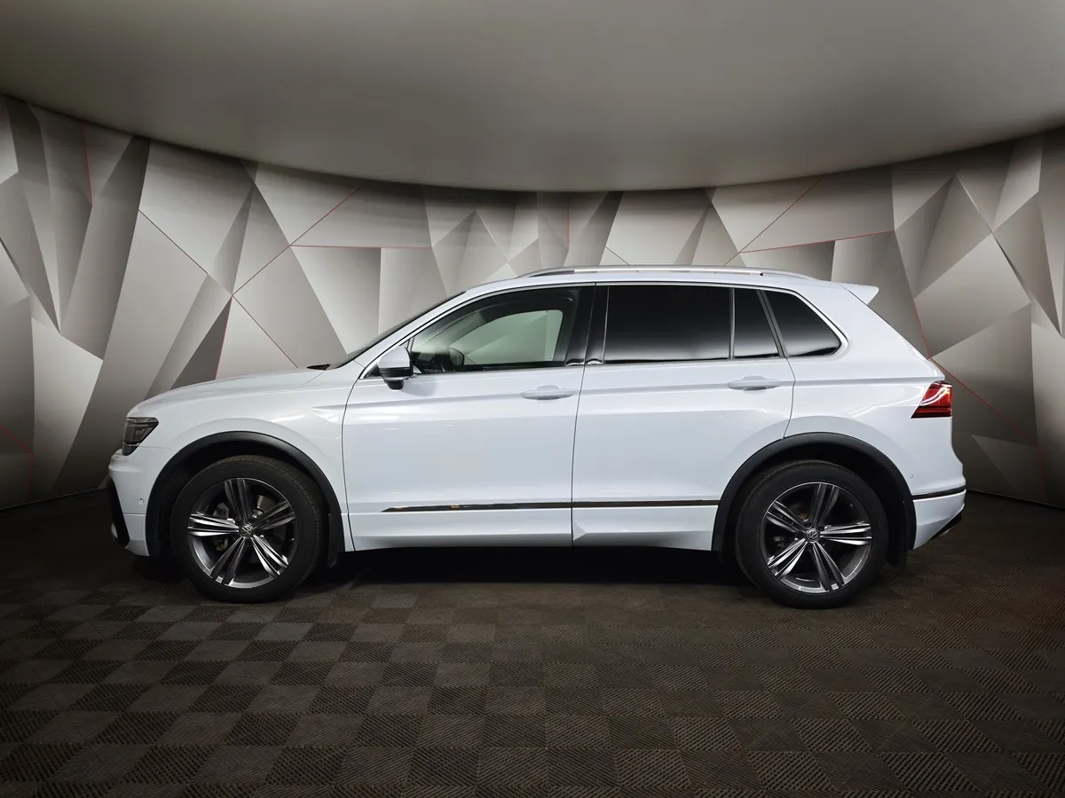 Volkswagen Tiguan 2.0 TSI 4Motion DSG (220 л.с.) R-Line Белый в АВИЛОН. Слайд №5