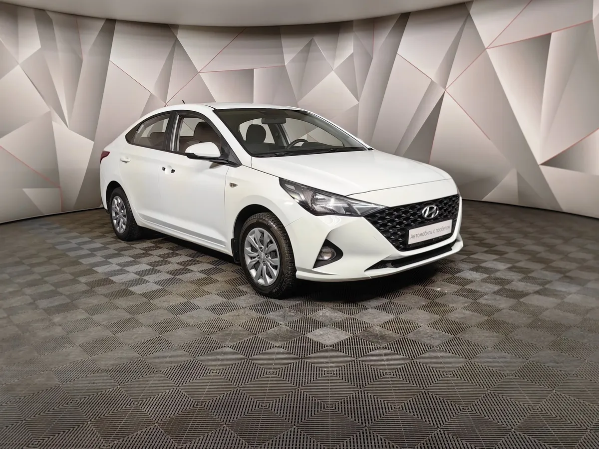 Hyundai Solaris 1.6 AT (123 л.с.) Active Plus Белый в АВИЛОН. Слайд №3