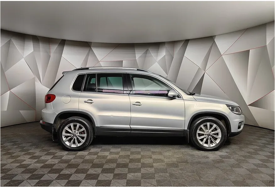 Volkswagen Tiguan 2.0 TDI 4Motion AT (140 л.с.) Track & Style Серебристый в АВИЛОН. Слайд №6