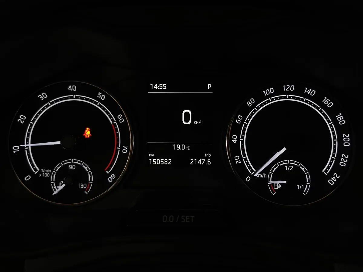 Skoda Rapid 1.6 AT (110 л.с.) Белый в АВИЛОН. Слайд №17