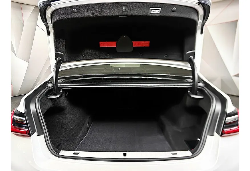 BMW 7 серия 730i Steptronic (249 л.с.) Base Локальная сборка Белый в АВИЛОН. Слайд №9