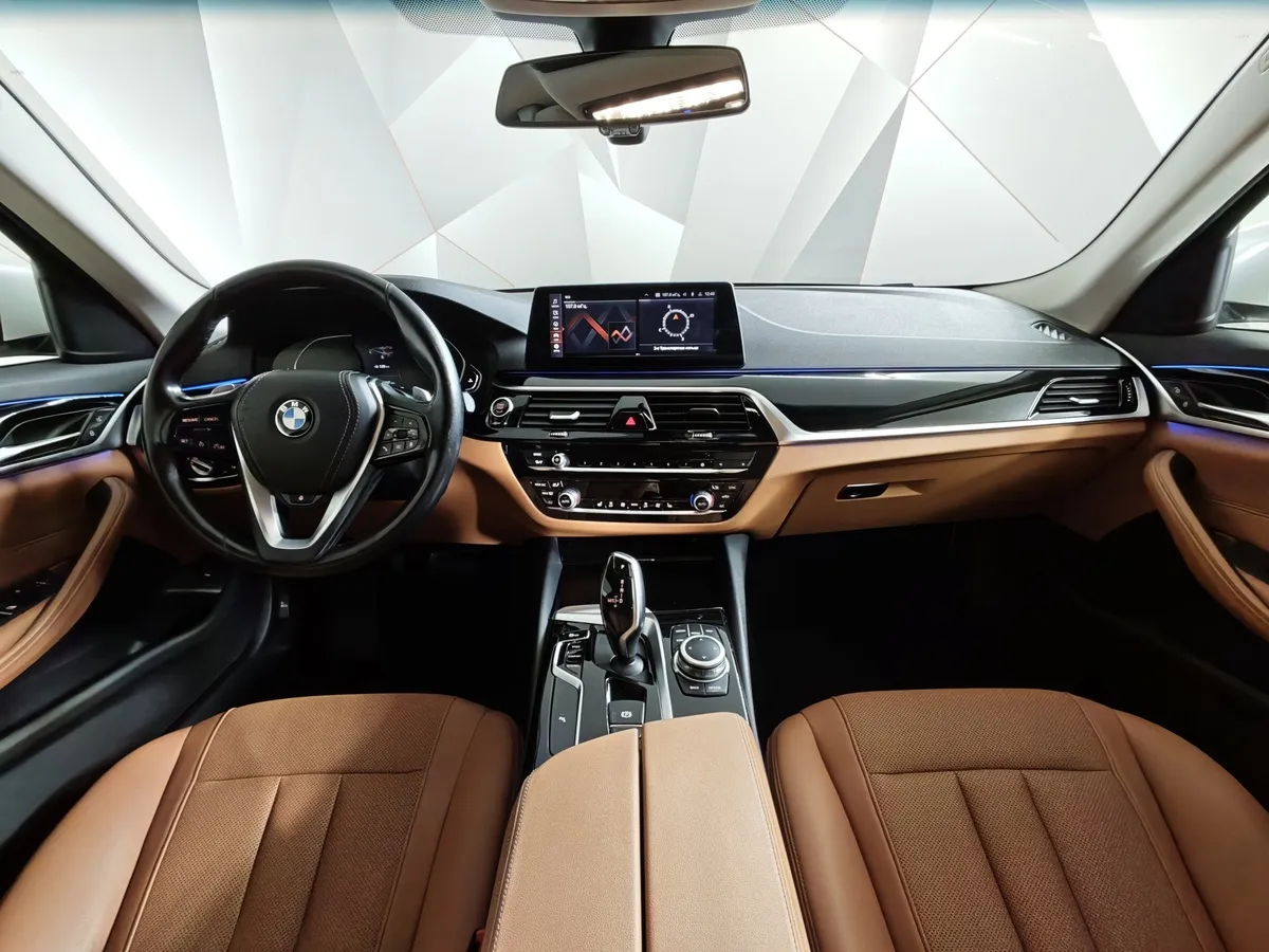 BMW 5 серия 520d xDrive Steptronic (190 л.с.) Base (Локальная сборка) Белый в АВИЛОН. Слайд №11