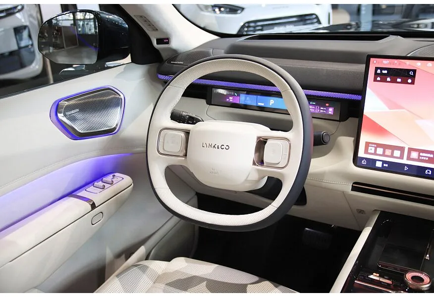 LIVE. Слайд №13