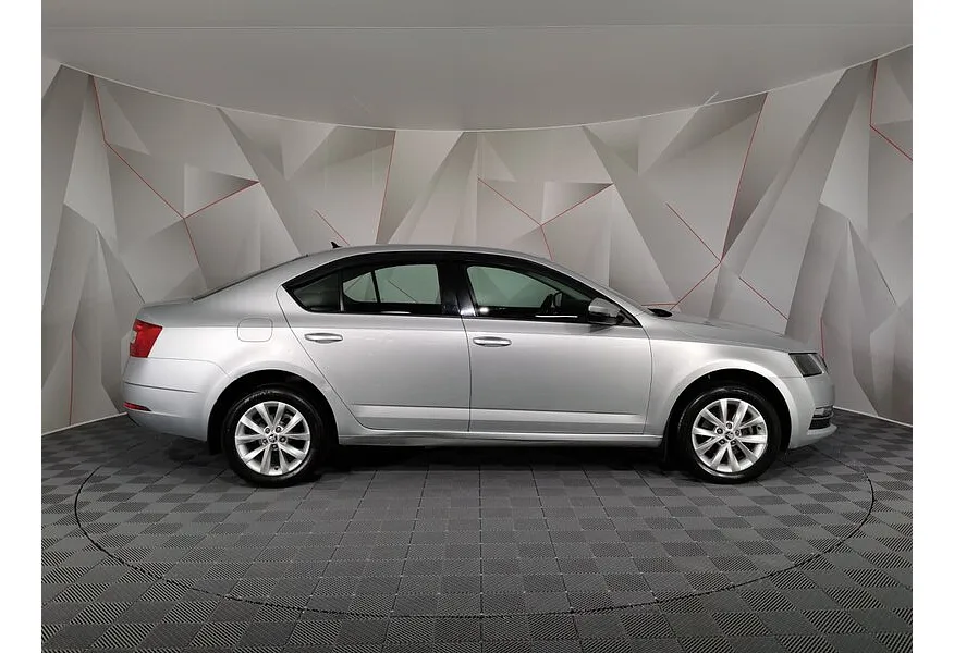 Skoda Octavia 1.6 AT (110 л.с.) Серебристый в АВИЛОН. Слайд №4