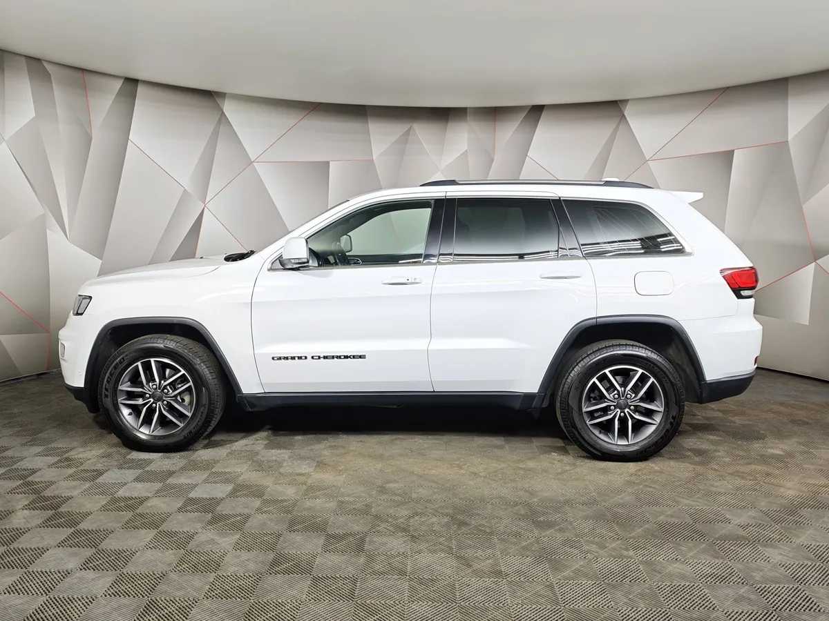 Jeep Grand Cherokee 3.0 AT AWD (238 л.с.) Limited Белый в АВИЛОН. Слайд №5