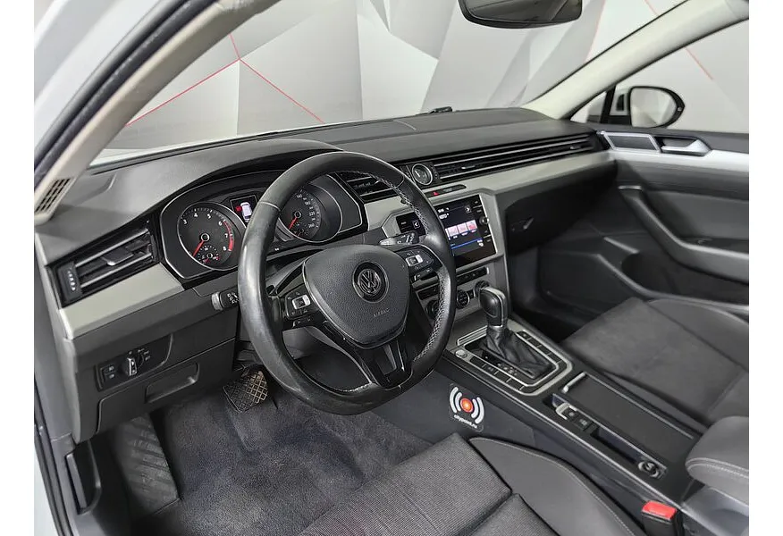 Volkswagen Passat 1.8 TSI DSG (180 л.с.) Comfortline Белый в АВИЛОН. Слайд №19