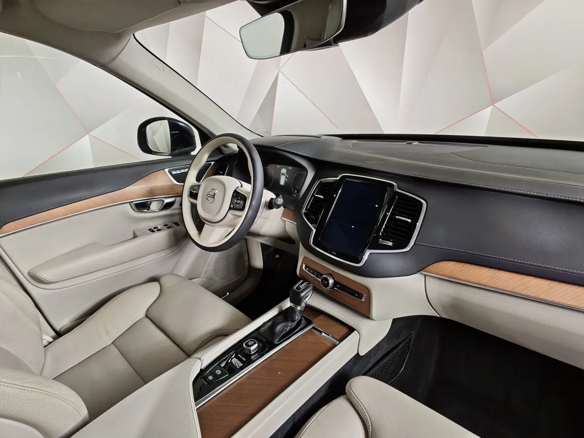 Volvo XC90 2.0 D5 Drive-E AT AWD (235 л.с.) Inscription Синий в АВИЛОН. Слайд №13