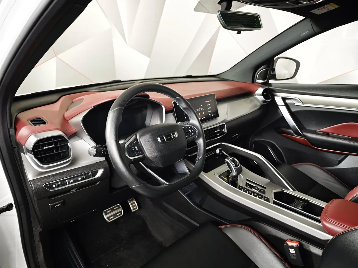 Geely Coolray 1.5T 7DCT 2WD (150 л.с.) Flagship Sport Белый в АВИЛОН. Слайд №19