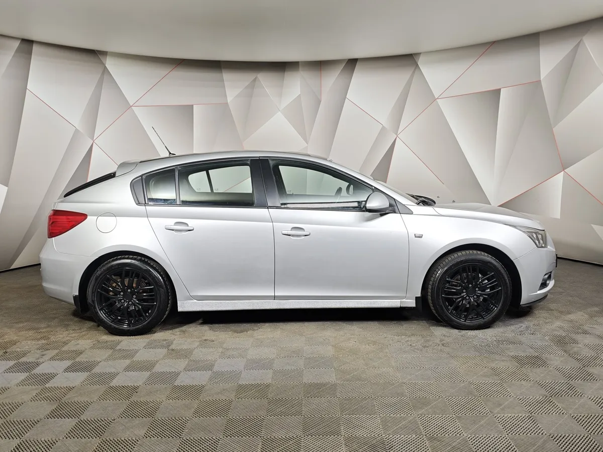 Chevrolet Cruze 1.6 MT (109 л.с.) Серебристый в АВИЛОН. Слайд №6