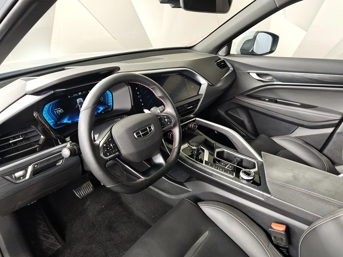 Geely Tugella 2.0 AT AWD (238 л.с.) Flagship Серый в АВИЛОН. Слайд №18