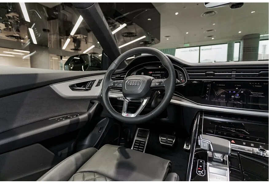 Audi Q8 3.0 TDI Tiptronic quattro (286 л.с.) Черный в АВИЛОН. Слайд №11