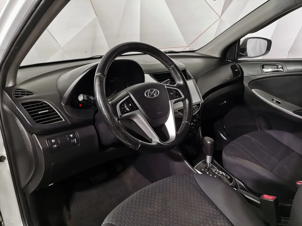 Hyundai Solaris 1.6 AT (123 л.с.) Active Белый в АВИЛОН. Слайд №16