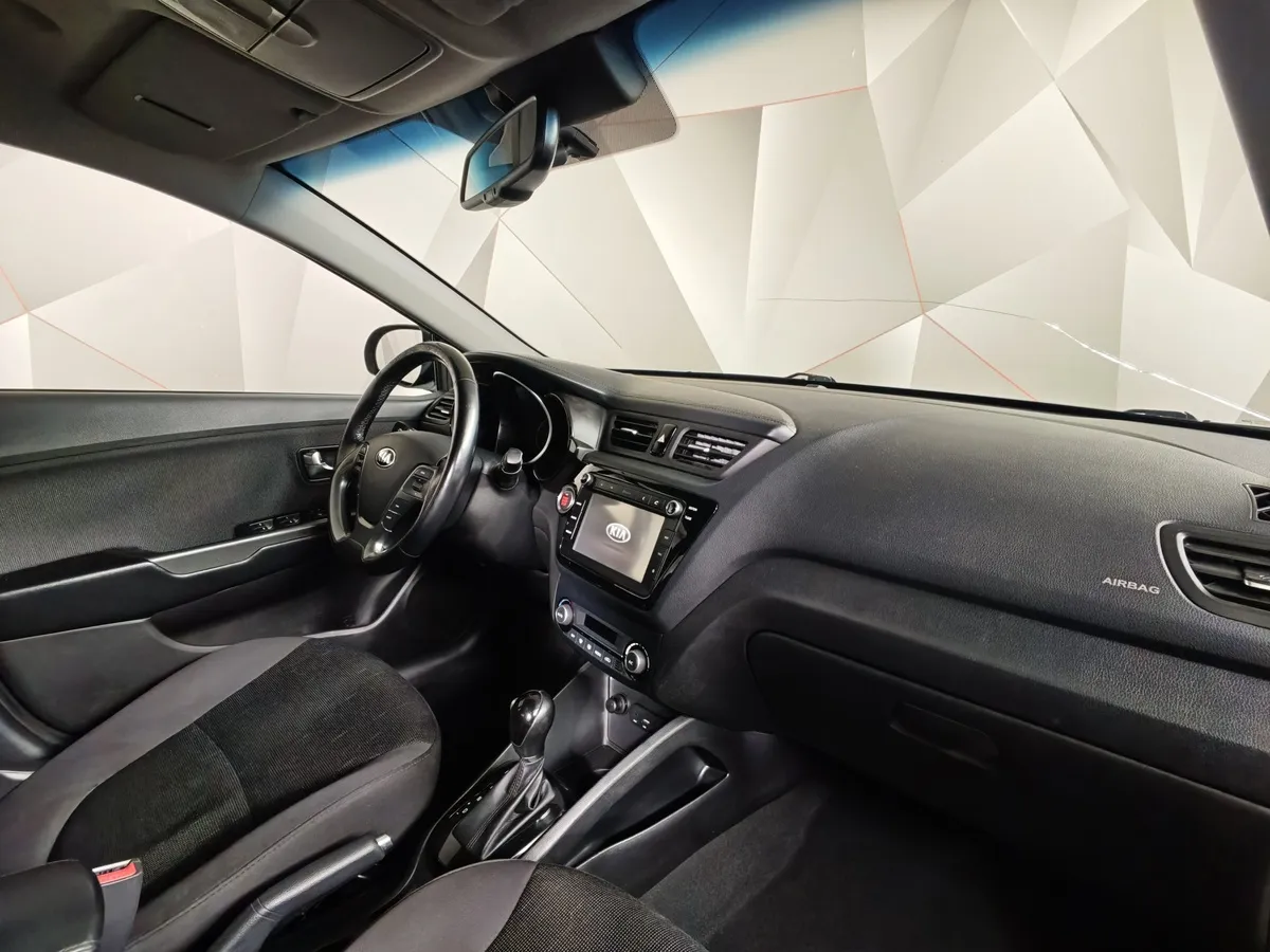 Kia Rio 1.6 AT (123 л.с.) Черный в АВИЛОН. Слайд №10