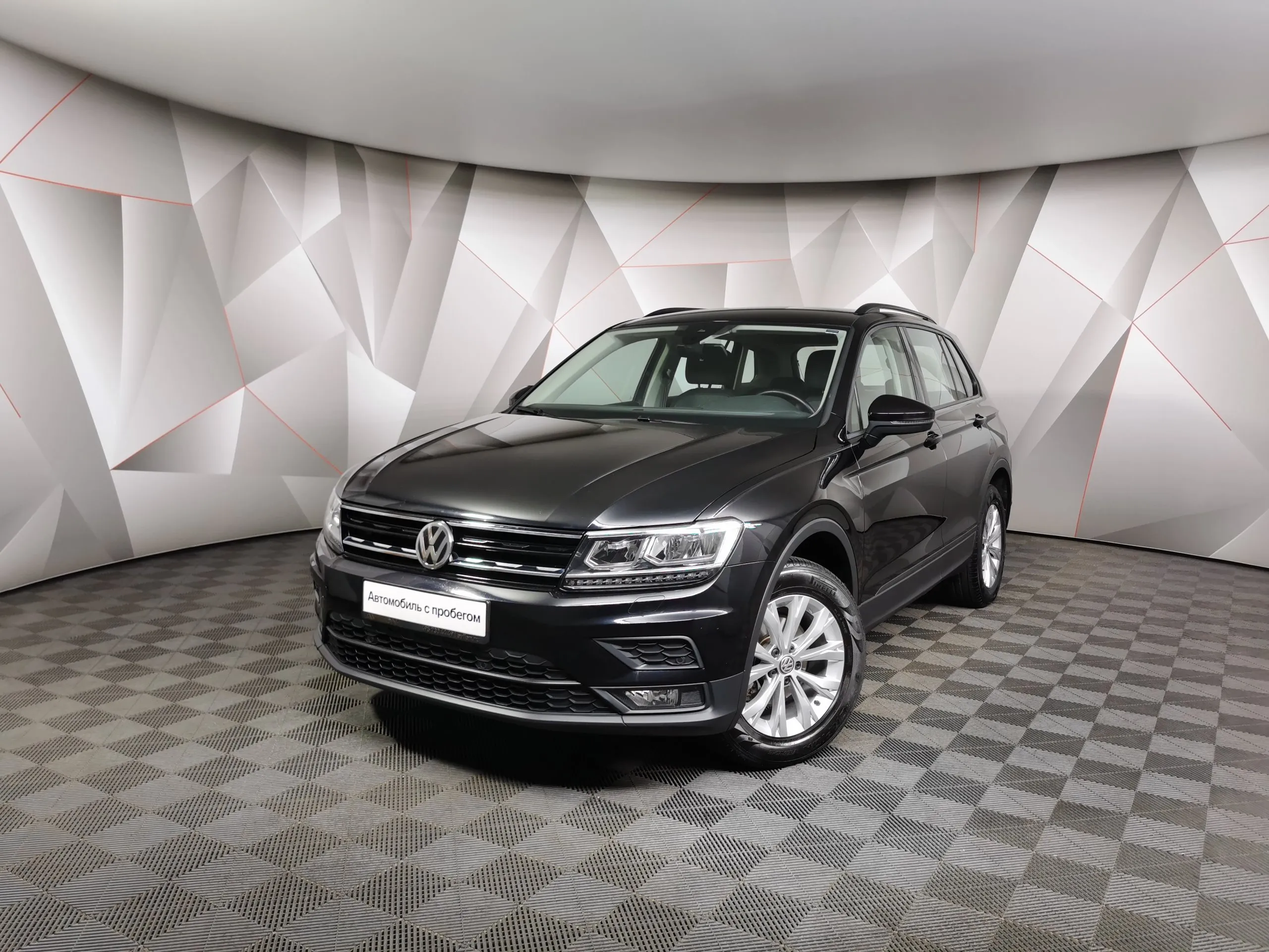 Volkswagen Tiguan 1.4 TSI 4Motion AT (150 л.с.) R-Line Черный в Москве №  ТИ-UY40466. Купить Volkswagen Tiguan II Рестайлинг Автомат Бензиновый с  пробегом 26100 км. Цена 3949700