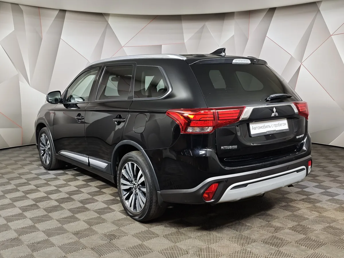 Mitsubishi Outlander 2.0 CVT (146 л.с.) Invite Черный в АВИЛОН. Слайд №4