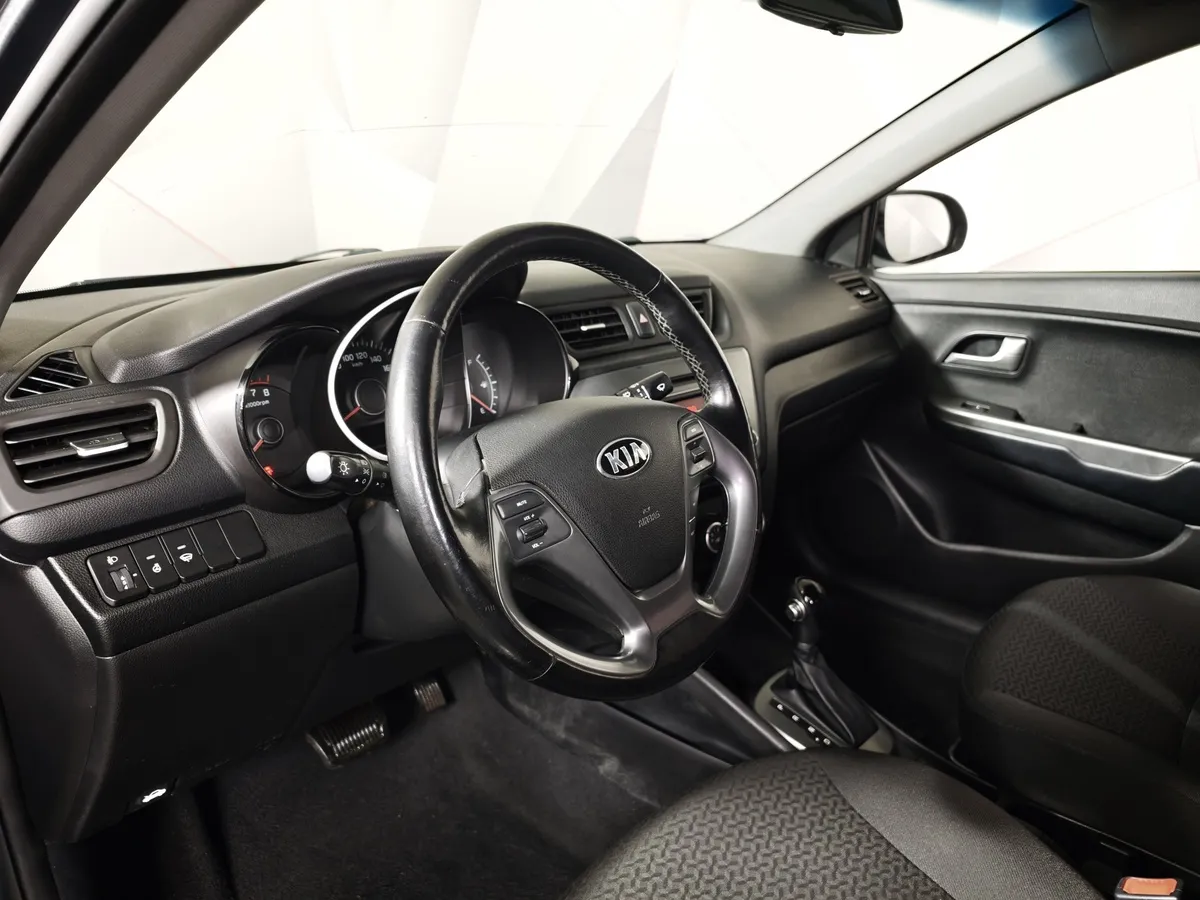 Kia Rio 1.4 MT (107 л.с.) Comfort Серый в АВИЛОН. Слайд №19