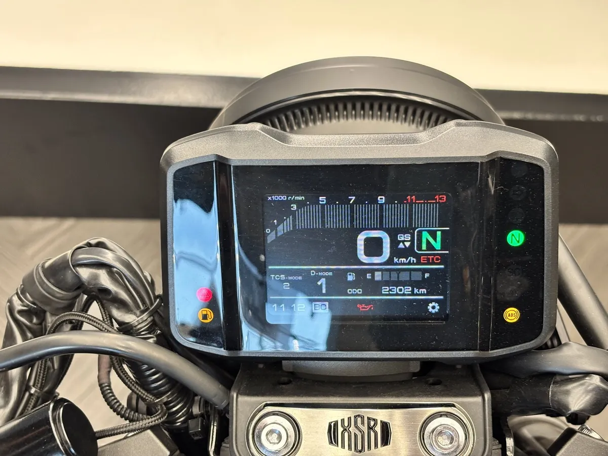 Yamaha XSR900 888 см³ (120 л.с.) (120) 888 Черный в АВИЛОН. Слайд №9