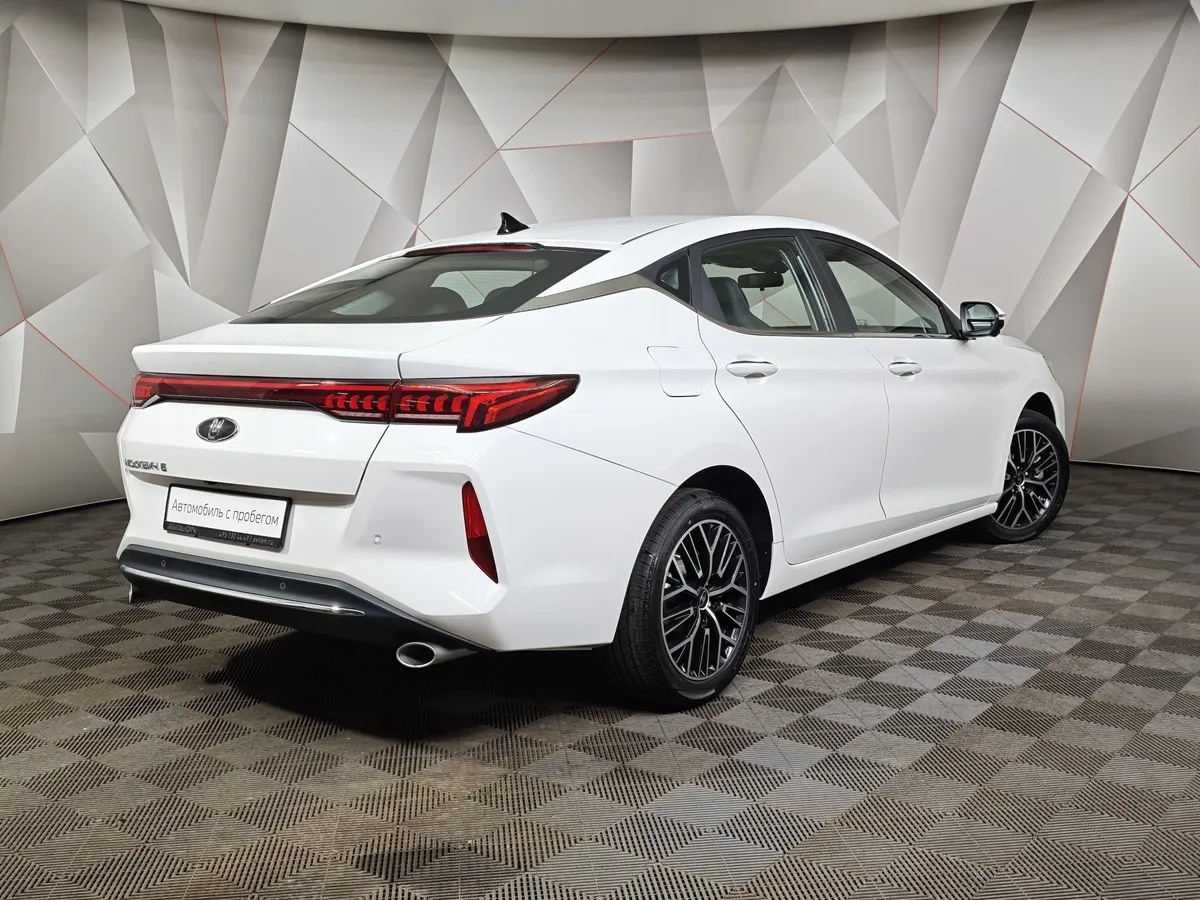 Москвич 6 1.5T CVT 2WD (136 л.с.) Business Белый в АВИЛОН. Слайд №2