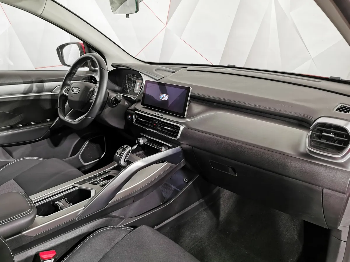 Geely Coolray 1.5T 7DCT 2WD (150 л.с.) Comfort Красный в АВИЛОН. Слайд №12