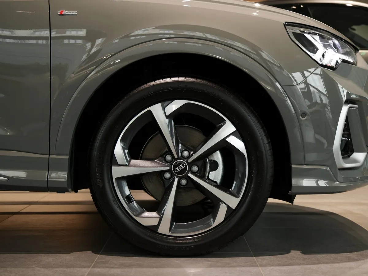 Audi Q3 35 1.5 TFSI S-tronic (160 л.с.) Fashion Dynamic Edition Серый в АВИЛОН. Слайд №15