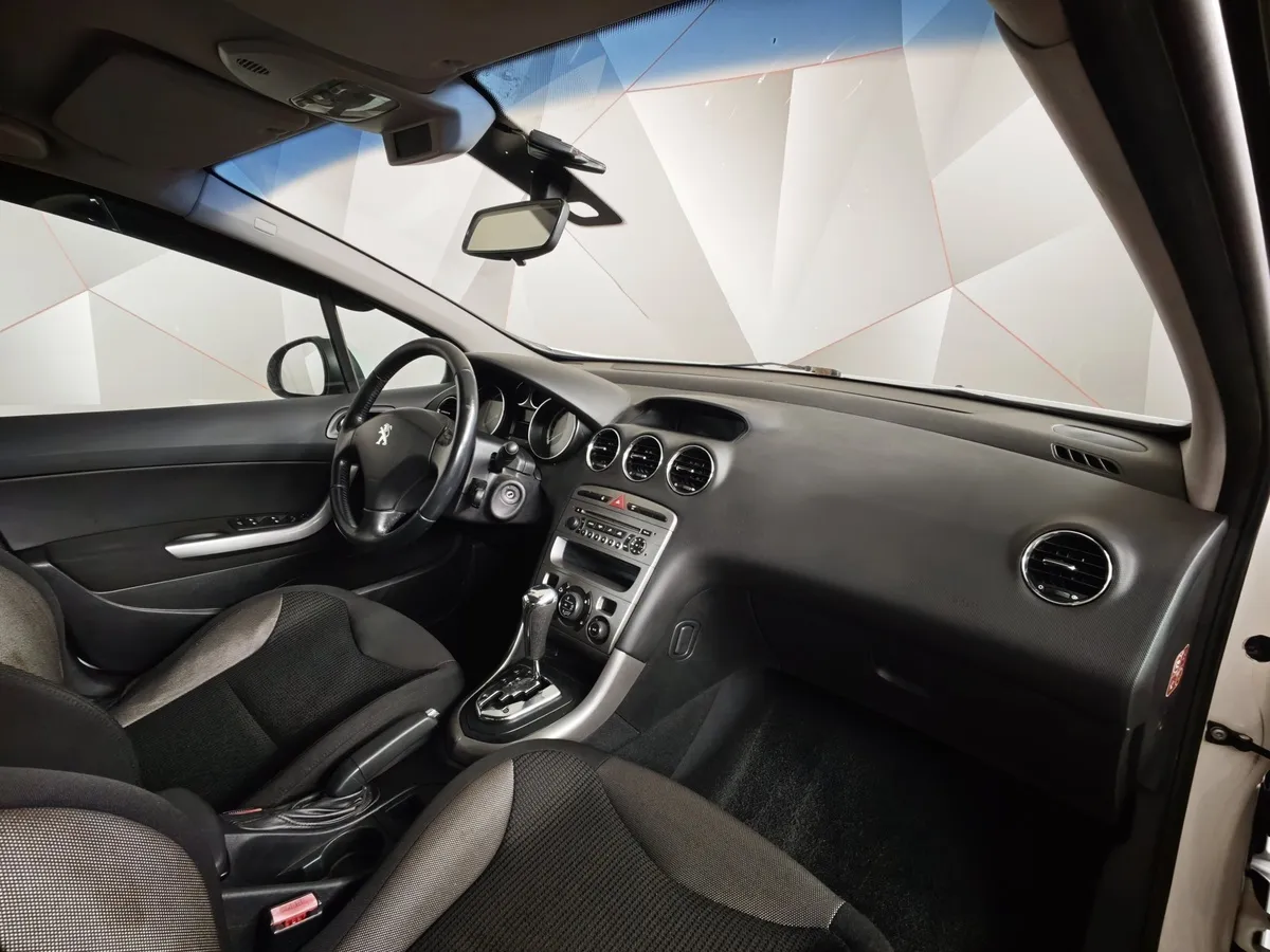Peugeot 308 1.6 AT (120 л.с.) Белый в АВИЛОН. Слайд №12