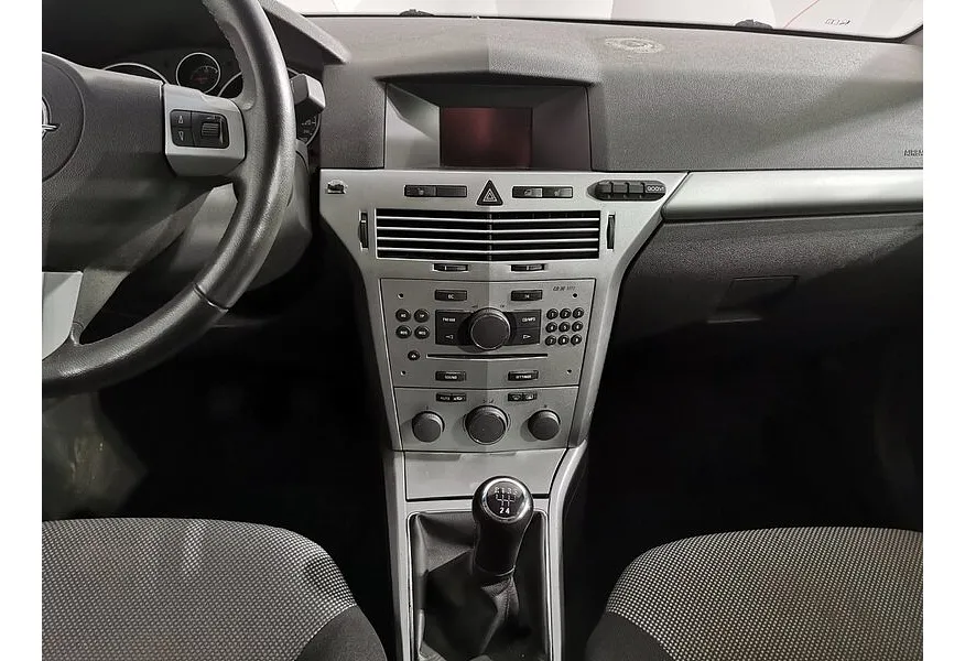 Opel Astra 1.6 MT (115 л.с.) Серебристый в АВИЛОН. Слайд №14