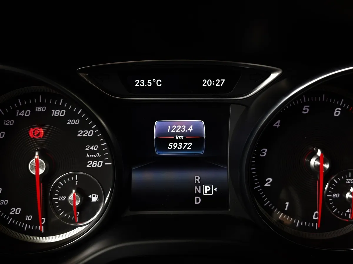Mercedes-Benz GLA 250 7G-DCT 4MATIC (211 л.с.) Особая серия Коричневый в АВИЛОН. Слайд №18