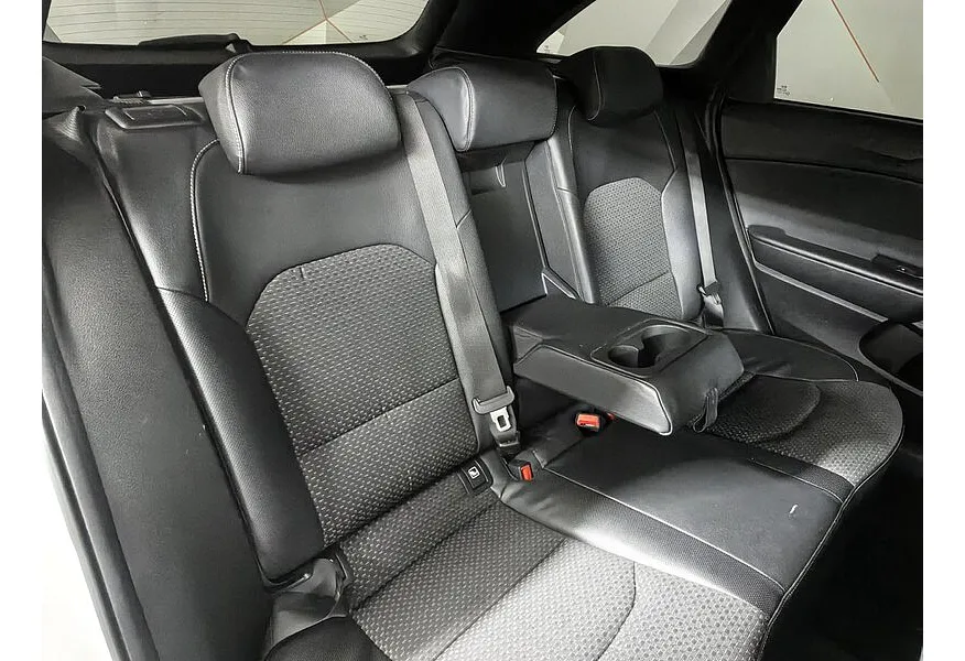 Kia Ceed 1.4 T-GDI AMT (140 л.с.) Prestige Белый в АВИЛОН. Слайд №17