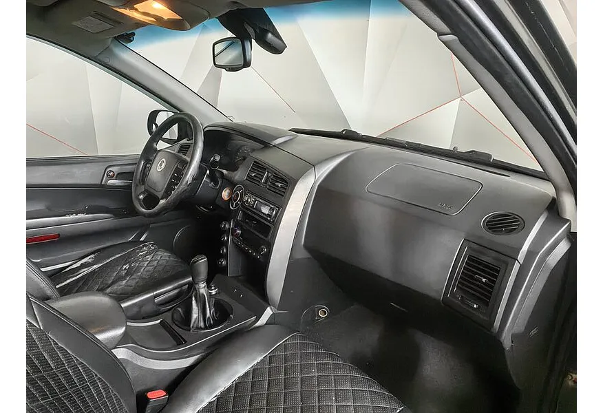АВИЛОН - SsangYong Kyron 2.0 Xdi MT 4WD (141 л.с.) Original Черный - slide 8