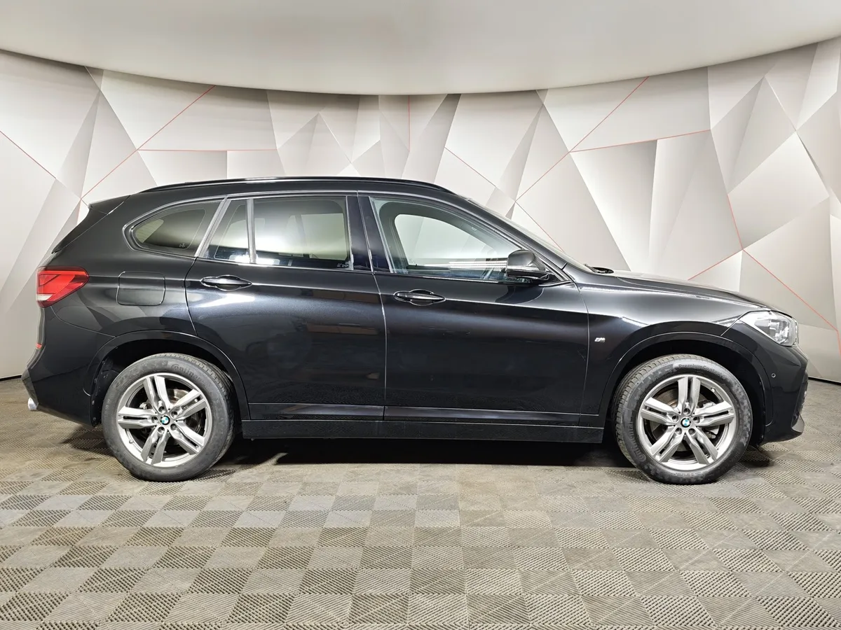BMW X1 20i xDrive Steptronic AT (192 л.с.) M Sport Черный в АВИЛОН. Слайд №6
