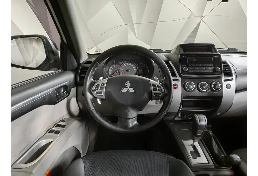 Mitsubishi Pajero Sport 2.5 DI-D AT AWD (178 л.с.) Белый в АВИЛОН. Слайд №18