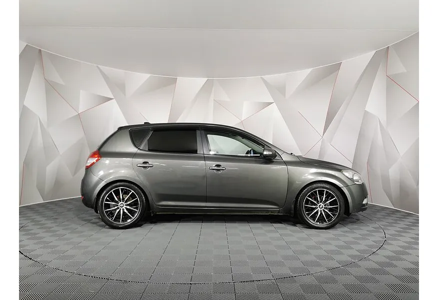 АВИЛОН - Kia Ceed 1.6 MT (122 л.с.) Серебристый - slide 3