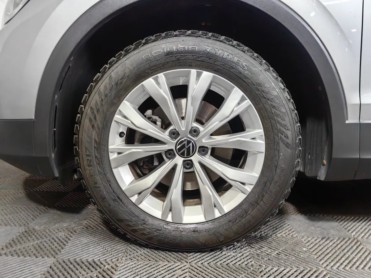 Volkswagen Tiguan 1.4 TSI AT (150 л.с.) Status Серый в АВИЛОН. Слайд №9