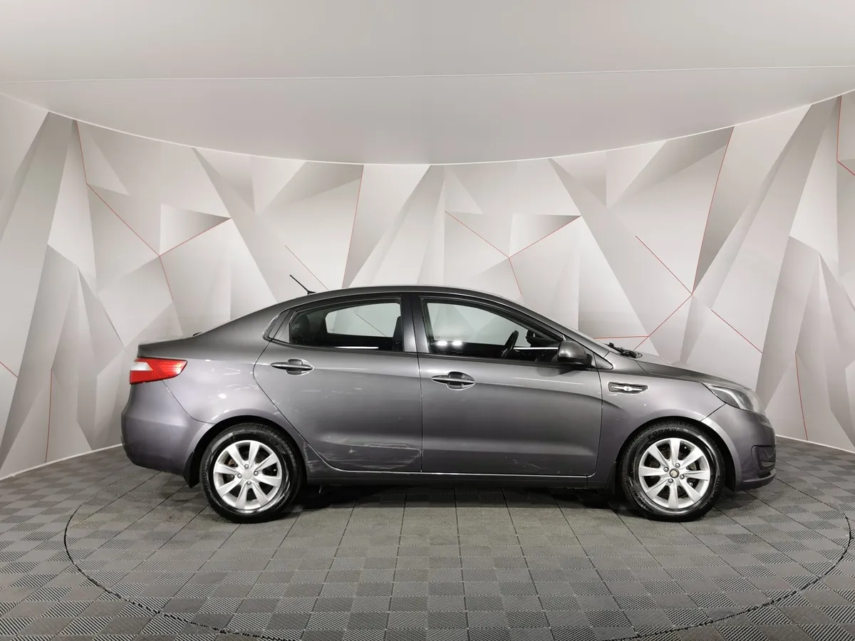 Kia Rio 1.4 AT (107 л.с.) Серый в АВИЛОН. Слайд №6