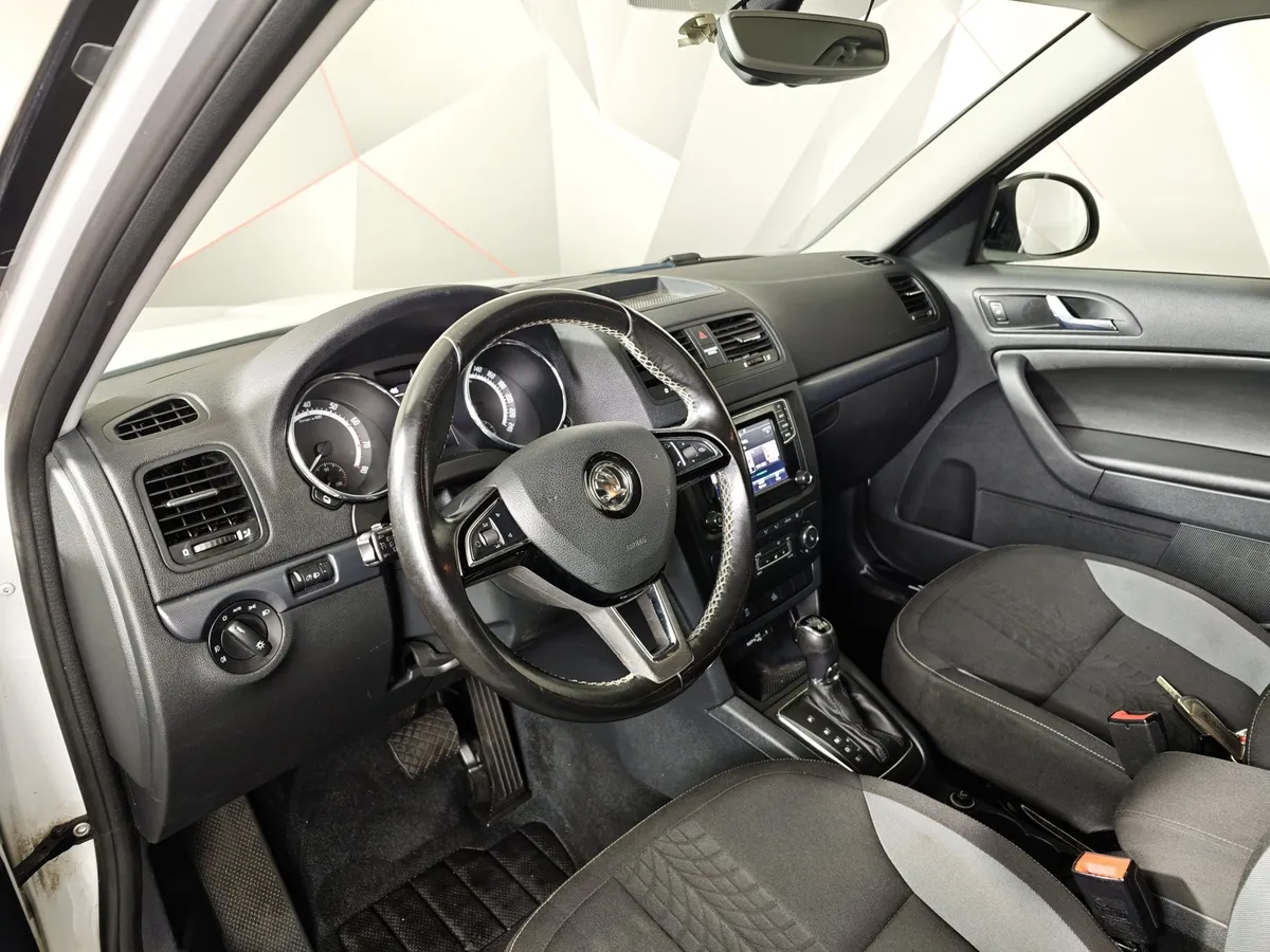 Skoda Yeti 1.8 TSI 4x4 DSG (152 л.с.) Белый в АВИЛОН. Слайд №18