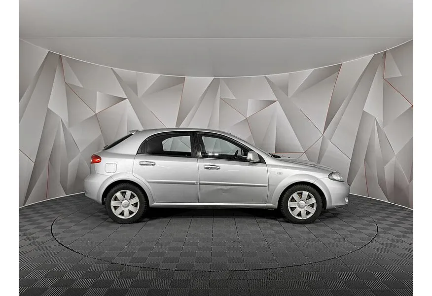 Chevrolet Lacetti 1.6 MT (109 л.с.) Platinum Серебристый в АВИЛОН. Слайд №6