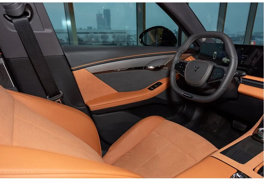 Voyah Passion 1.5 AT AWD (530 л.с.) Executive Черный в АВИЛОН. Слайд №14