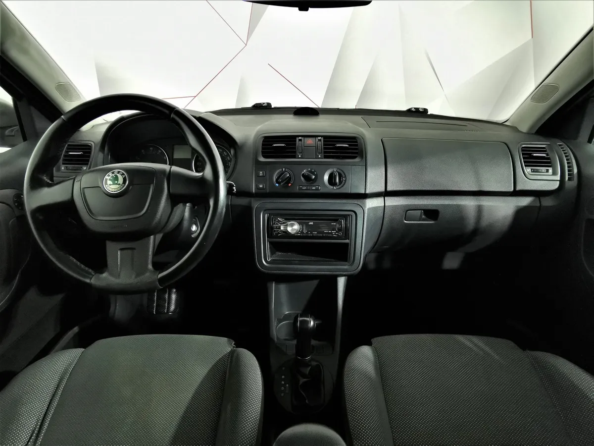 Skoda Fabia 1.6 AT (105 л.с.) Серый в АВИЛОН. Слайд №13