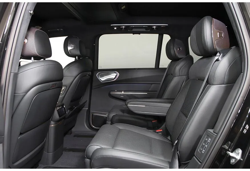 Lynk & Co 900 2.0 AT 4WD (884 л.с.) Ultra Черный в АВИЛОН. Слайд №9