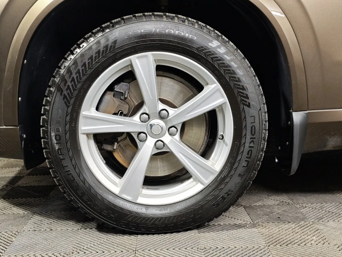Volvo XC90 2.0 AT AWD D5 (5 мест) (225 л.с.) Inscription Коричневый в АВИЛОН. Слайд №9