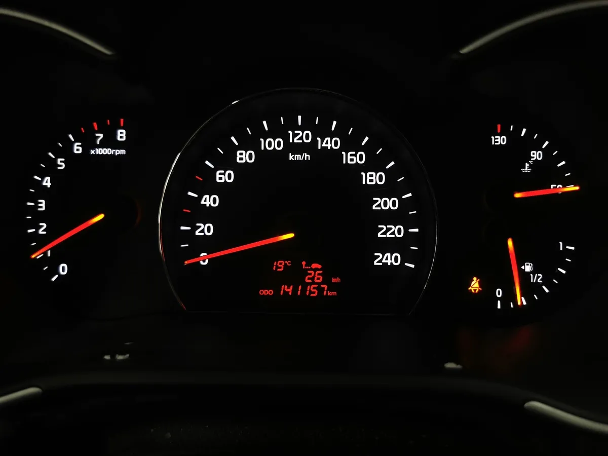 Kia Sorento 2.4 MT (175 л.с.) Черный в АВИЛОН. Слайд №17