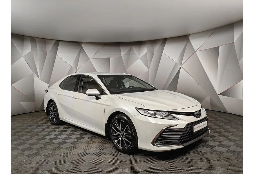 Toyota Camry 2.5 AT (200 л.с.) Белый в АВИЛОН. Слайд №3