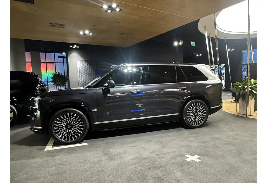 Zeekr 9X 2.0h AT 4WD (1177 л.с.) Ultra Серый в АВИЛОН. Слайд №2