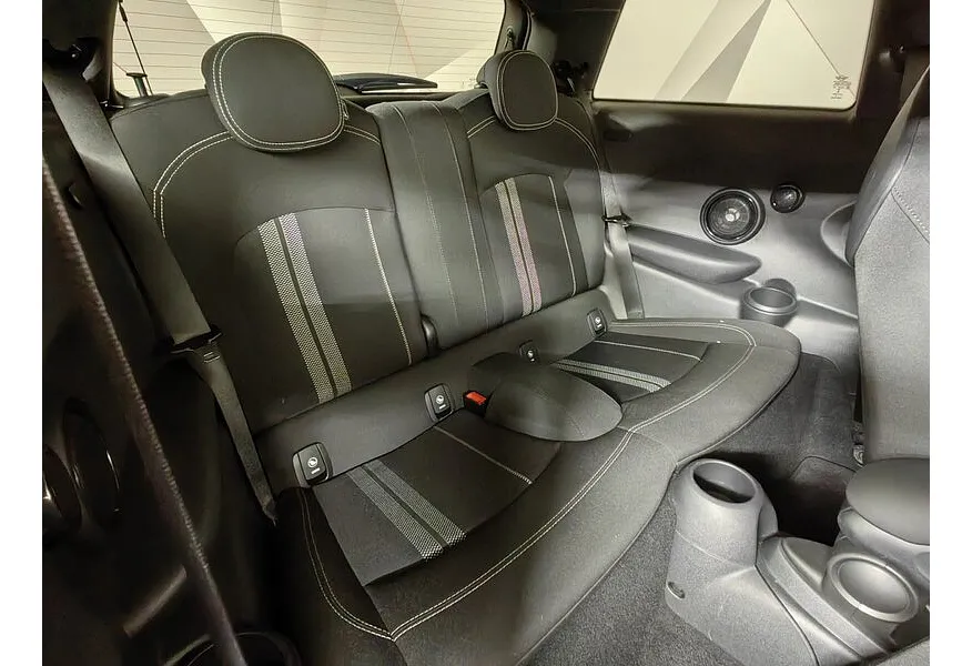 MINI 3 двери JCW 2.0 AT (231 л.с.) Черный в АВИЛОН. Слайд №14