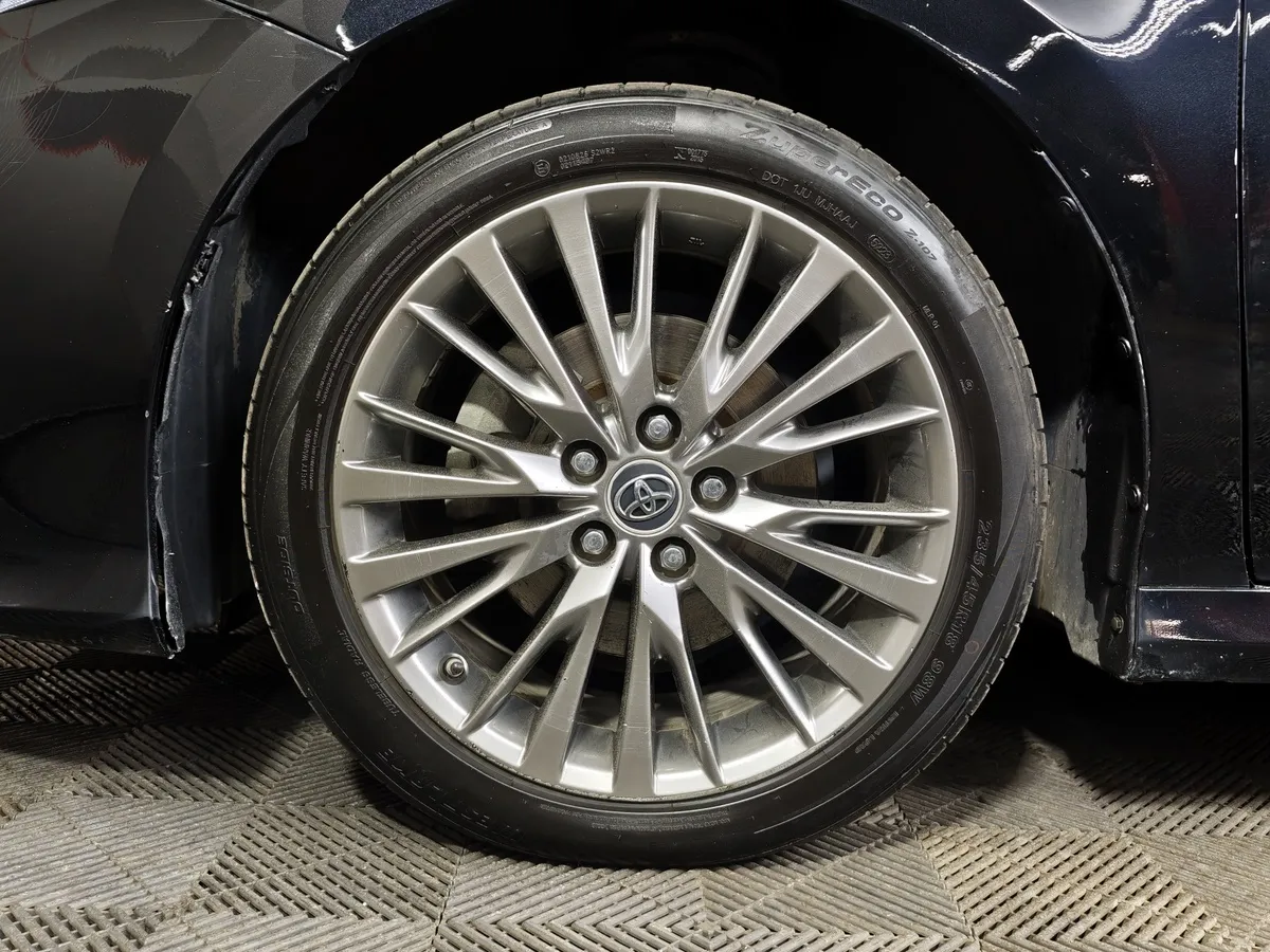 Toyota Camry 2.5 AT (200 л.с.) Черный в АВИЛОН. Слайд №9