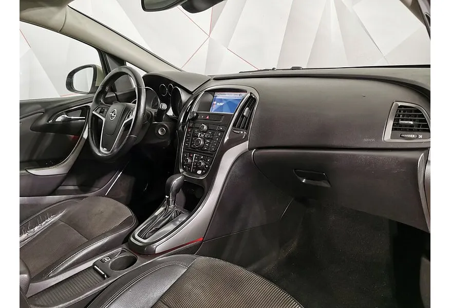 Opel Astra 1.6 AT (115 л.с.) Бежевый в АВИЛОН. Слайд №12