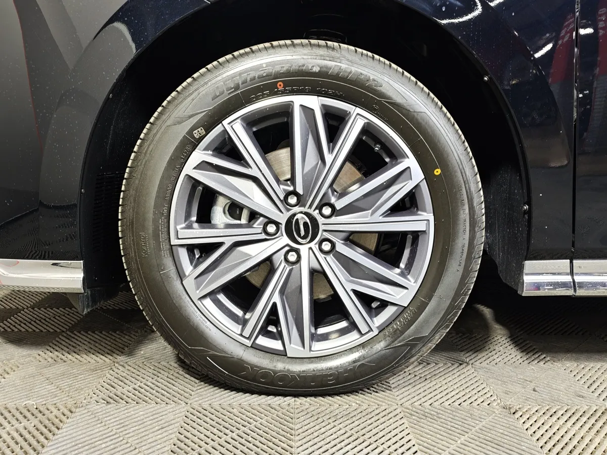 GAC M8 2.0T AT (231 л.с.) 4 места Master Edition Черный в АВИЛОН. Слайд №9
